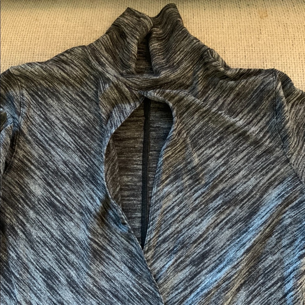 Lululemon top
